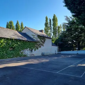 Hébergement de vacances Longère Indépendante Avec Terrain De Tennis Privé, Saint-Maugan
